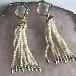 Kendra Scott Jewelry - Kendra Scott Misha Earrings- Ivory Mother of Pearl Kendra Scott Jewelry - Kendra Scott Misha Earrings- Ivory Mother of Pearl